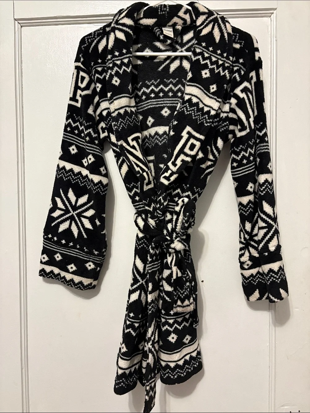 PINK Victoria's Secret Black & White Fleece Robe